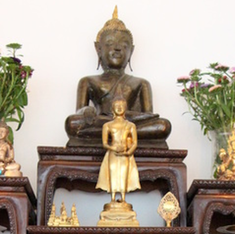 Haus der Stille - Buddha im Garten